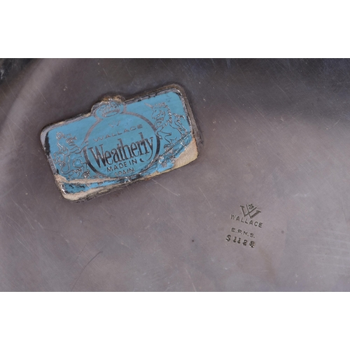 266 - AN ART DECO SILVER PLATED ICE BUCKET AND COVER. 22 cm x 18 cm.