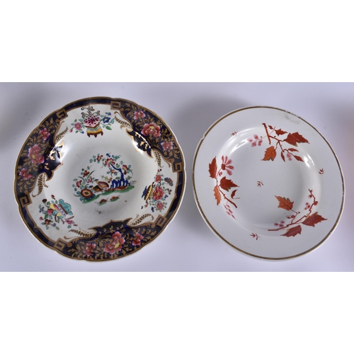 122 - SIX 19TH CENTURY CHAMBERLAINS AND GRAINGERS WORCESTER PLATES AND DISHES. (6)