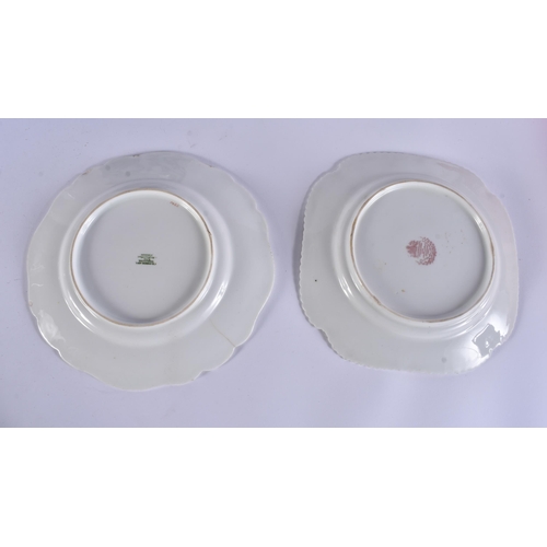 123 - SIX 19TH CENTURY CHAMBERLAINS AND GRAINGERS WORCESTER PLATES AND DISHES. (6)