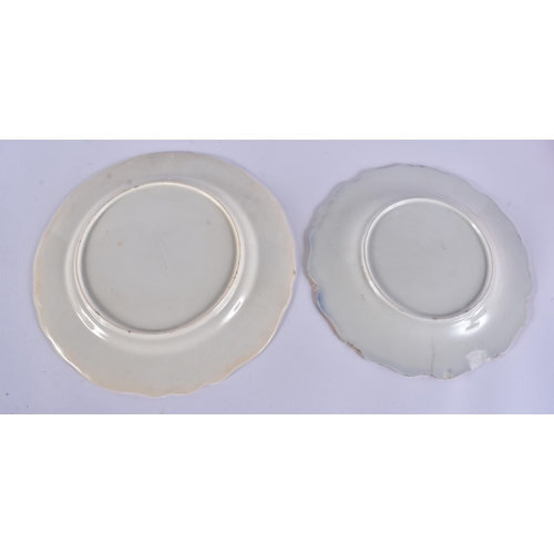 123 - SIX 19TH CENTURY CHAMBERLAINS AND GRAINGERS WORCESTER PLATES AND DISHES. (6)