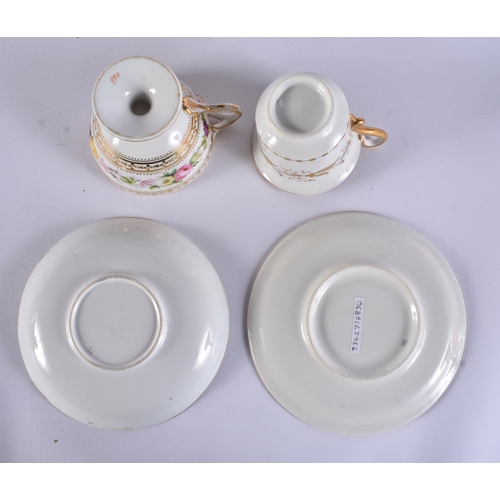 124 - SIX EARLY 19TH CENTURY CHAMBERLAINS WORCESTER CUPS AND SAUCERS. (12)