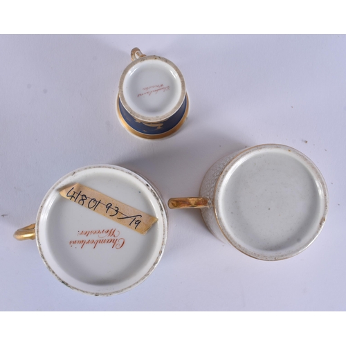 130 - THREE EARLY 19TH CENTURY CHAMBERLAINS WORCESTER CUPS. (3)