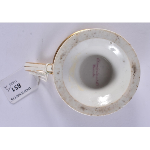 132 - AN EARLY 19TH CENTURY CHAMBERLAINS WORCESTER CUP AND SAUCER painted with lovers on a rich gilt and g... 