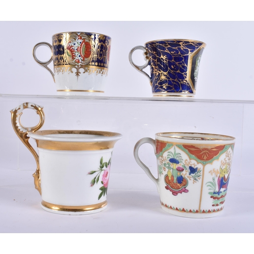 136 - FOUR EARLY 19TH CENTURY CHAMBERLAINS WORCESTER CUPS. (4)