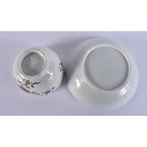 137 - AN 18TH CENTURY ENGLISH PORCELAIN TEABOWL AND SAUCER painted in the Chinese Export style. 12 cm wide... 