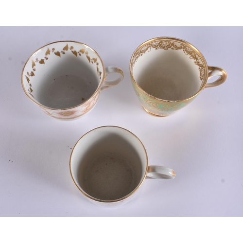140 - ELEVEN EARLY 19TH CENTURY CHAMBERLAIN WORCESTER COFFEE CUPS. (11)
