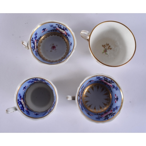 147 - ELEVEN EARLY 19TH CENTURY CHAMBERLAINS WORCESTER CUPS. (11)