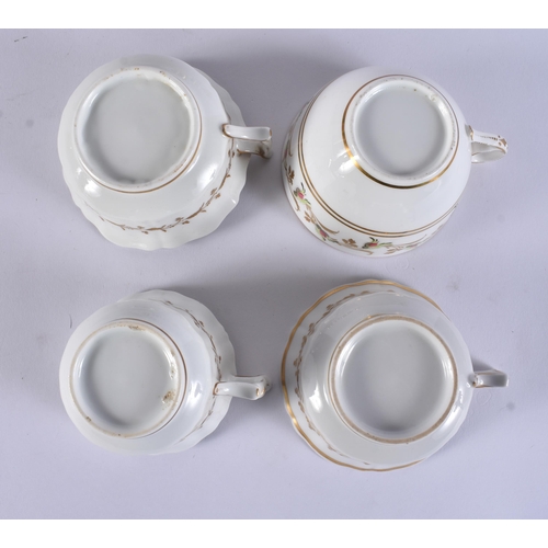 147 - ELEVEN EARLY 19TH CENTURY CHAMBERLAINS WORCESTER CUPS. (11)