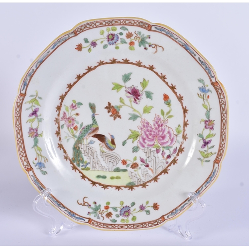 154 - TWO RARE EARLY 19TH CENTURY CHAMBERLAINS WORCESTER PLATES modelled in the 18th century Chinese Expor... 