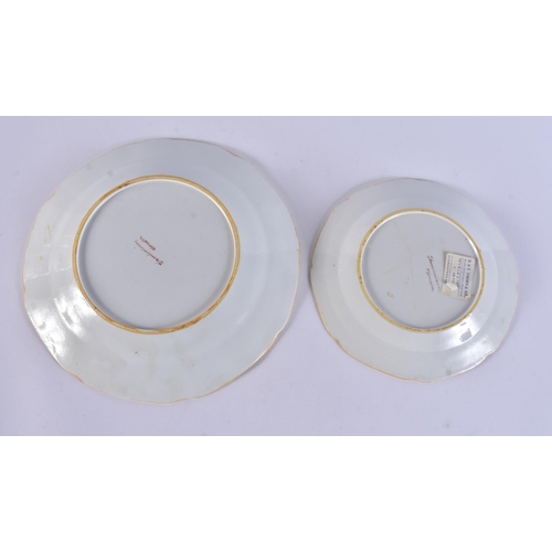 154 - TWO RARE EARLY 19TH CENTURY CHAMBERLAINS WORCESTER PLATES modelled in the 18th century Chinese Expor... 