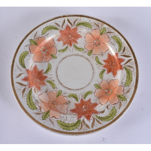 155 - THREE EARLY 19TH CENTURY CHAMBERLAINS & GRAINGERS WORCESTER PLATES. 25 cm wide. (3)