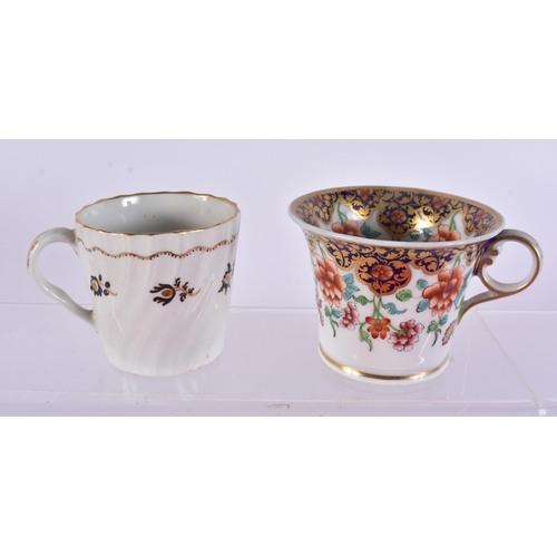 158 - FIVE EARLY 19TH CENTURY CHAMBERLAINS WORCESTER TRIOS. (15)