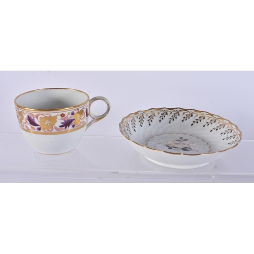 160 - SEVEN EARLY 19TH CENTURY CHAMBERLAINS WORCESTER CUPS AND SAUCERS. (14)