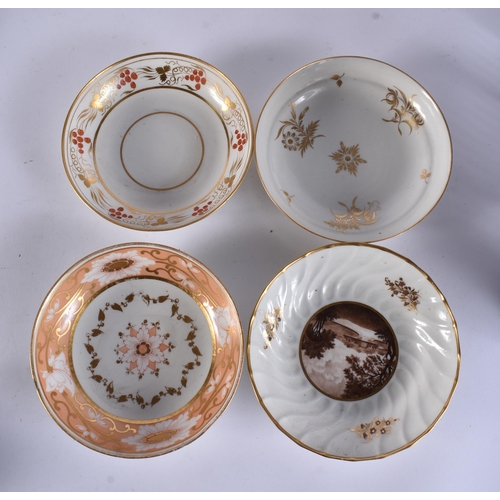 160 - SEVEN EARLY 19TH CENTURY CHAMBERLAINS WORCESTER CUPS AND SAUCERS. (14)