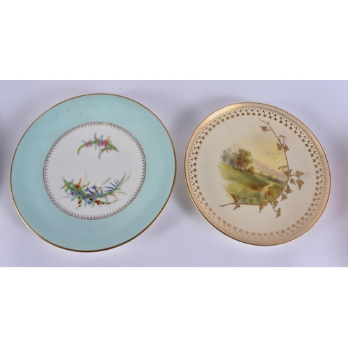 163 - FOUR 19TH CENTURY WORCESTER PLATES. 23 cm wide. (4)