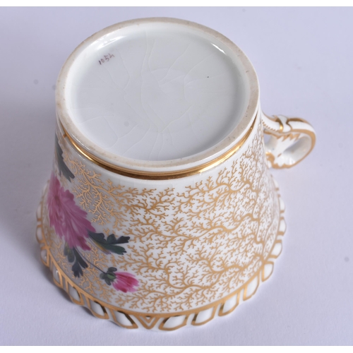 164 - SEVEN 19TH CENTURY WORCESTER CUPS AND A SUGAR BOWL. (8)