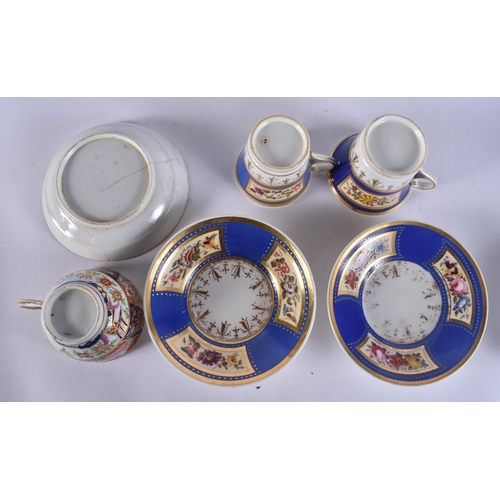 171 - FIVE EARLY 19TH CENTURY CHAMBERLAINS WORCESTER CUPS AND SAUCERS. (10)