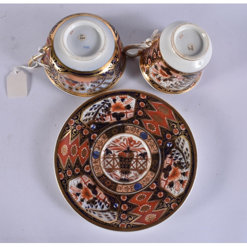 172 - THREE EARLY 19TH CENTURY CHAMBERLAINS WORCESTER TRIOS. (9)