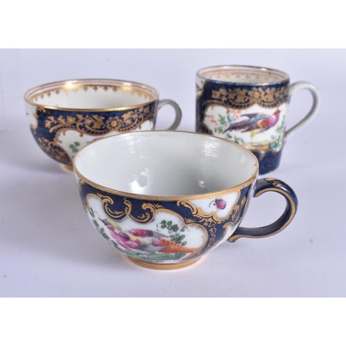 175 - AN EARLY 19TH CENTURY CHAMBERLAINS WORCESTER VASE together with Continental cups and saucers etc. (q... 