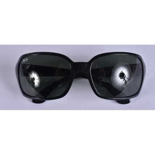 32 - Raybans Designer Sunglasses / Glasses Inc Cases. (qty)