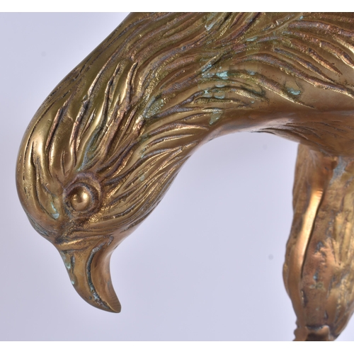 37 - Vintage Brass Eagle Landing On A Branch 5005g. 54 cm x 38 cm.