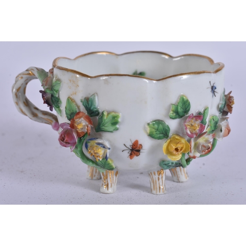 43 - AN ANTIQUE MEISSEN PORCELAIN ENCRUSTED CUP together with a mirror. Largest 28 cm x 18 cm. (2)