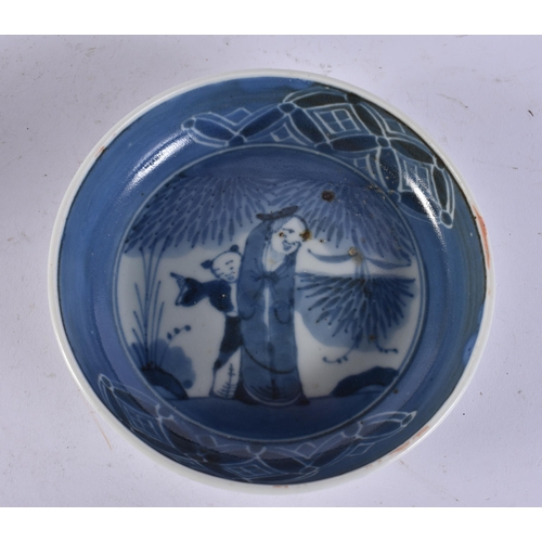 115 - AN 18TH CENTURY JAPANESE EDO PERIOD BLUE AND WHITE PORCELAIN BOWL painted with figures. 14 cm wide.