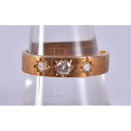 200 - AN 18CT GOLD RING. 4.4 grams.