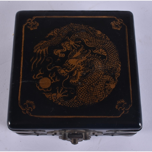 208 - ASSORTED CHINESE AND JAPANESE COLLECTABLES. (qty)