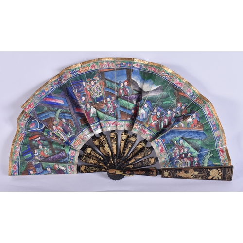 20B - AN UNUSUALLY SMALL EARLY 19TH CENTURY CHINESE EXPORT WATERCOLOUR AND BLACK LACQUER FAN Qing. 32 CM W... 