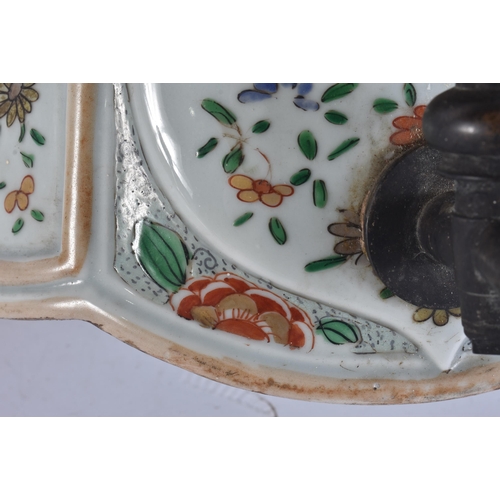 262 - A LARGE 19TH CENTURY FRENCH SAMSONS OF PARIS PORCELAIN CISTERN modelled in the Chinese Kangxi manner... 