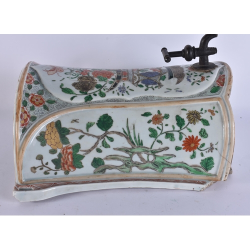 262 - A LARGE 19TH CENTURY FRENCH SAMSONS OF PARIS PORCELAIN CISTERN modelled in the Chinese Kangxi manner... 