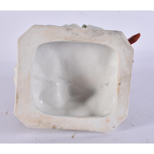 292 - AN ITALIAN NAPLES PORCELAIN FIGURAL GROUP. 18 cm high.