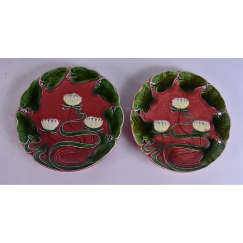 311 - AN EARLY 20TH CENTURY VILLEROY & BOCH POTTERY PART DESSERT SERVICE. Largest 22 cm wide. (8)