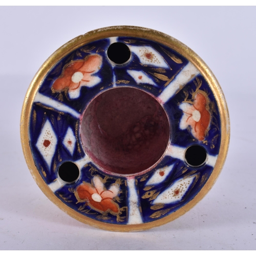 323 - AN EARLY 19TH CENTURY DERBY IMARI PORCELAIN INKWELL. 6.5 cm wide.