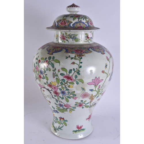 35 - A LARGE 19TH CENTURY FRENCH SAMSONS OF PARIS VASE AND COVER modelled in the Chinese Qianlong style. ... 
