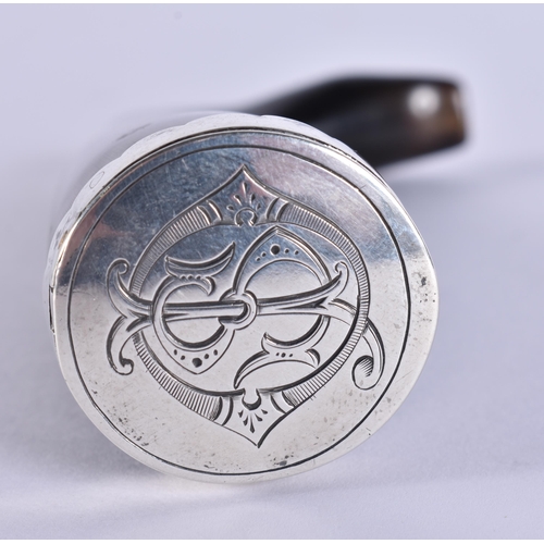 40F - AN UNUSUAL GEORGE III SILVER MOUNTED HORN 'BOOT' SNUFF BOX. 9.5 cm long.