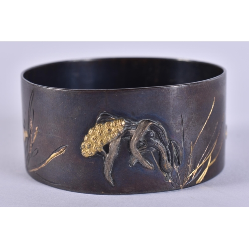 40G - A 19TH CENTURY JAPANESE MEIJI PERIOD ONLAID BRONZE NAPKIN RING decorated with birds and flowers. 5 c... 