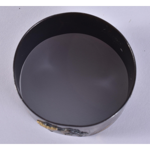 40G - A 19TH CENTURY JAPANESE MEIJI PERIOD ONLAID BRONZE NAPKIN RING decorated with birds and flowers. 5 c... 