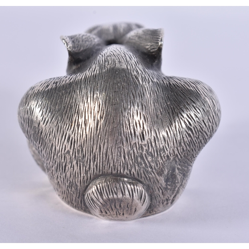 40H - A CONTINENTAL SILVER FIGURE OF A HARE. 86 grams. 7 cm wide.