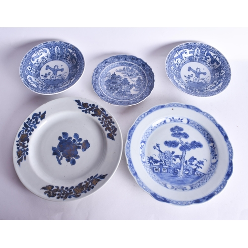 529 - ASSORTED CHINESE PORCELAIN. (5)