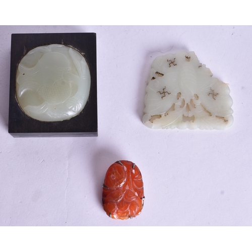 531 - ASSORTED CHINESE QING DYNASTY JADE AND AGATE. Largest 8.5 cm wide. (3)