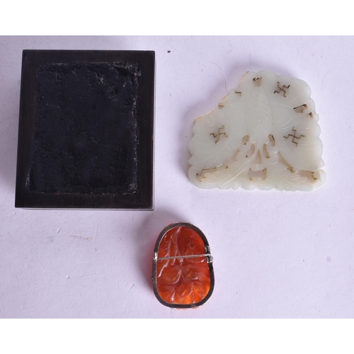 531 - ASSORTED CHINESE QING DYNASTY JADE AND AGATE. Largest 8.5 cm wide. (3)