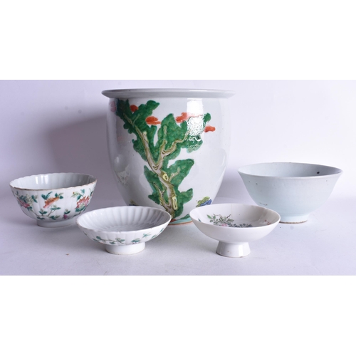 532 - ASSORTED CHINESE PORCELAIN including a jardiniere. Largest 16 cm wide. (5)