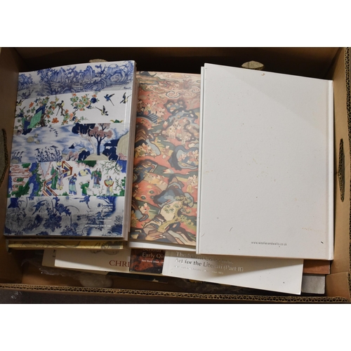 556 - ASSORTED ORIENTAL REFERENCE GUIDES AND AUCTION CATALOGUES. (qty)