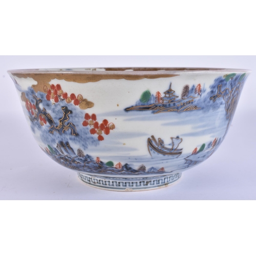 586 - AN 18TH/19TH CENTURY JAPANESE EDO PERIOD IMARI BLUE AND WHITE PORCELAIN BOWL painted with dragons an... 