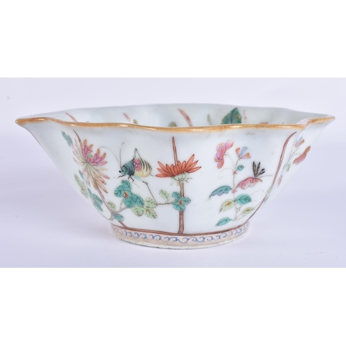 60C - A LATE 19TH CENTURY CHINESE FAMILLE ROSE PORCELAIN LOBED FLOWER BOWL Late Qing. 16 cm wide.