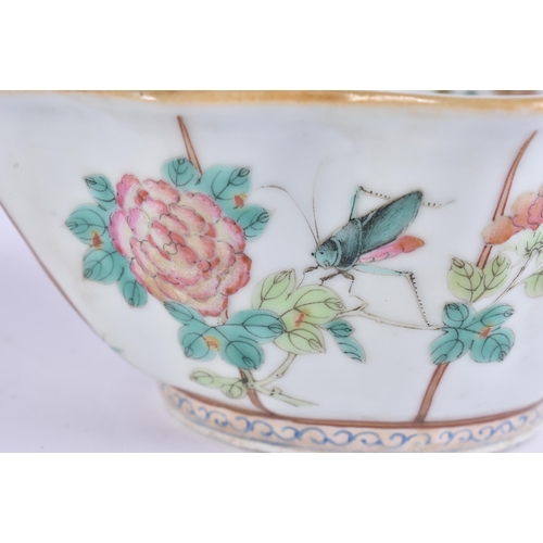 60C - A LATE 19TH CENTURY CHINESE FAMILLE ROSE PORCELAIN LOBED FLOWER BOWL Late Qing. 16 cm wide.