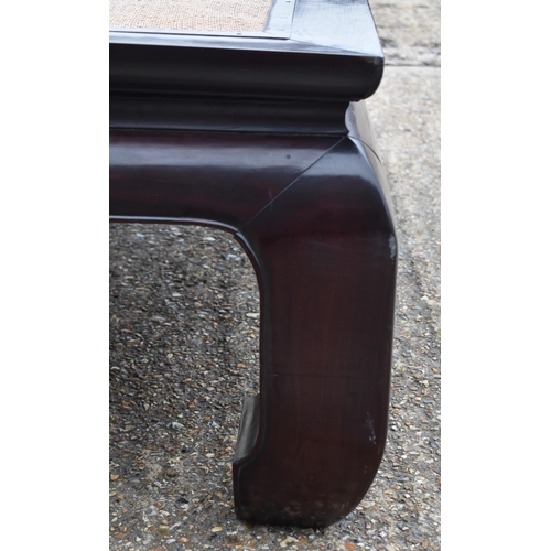 748 - A FINE AND LARGE CHINESE QING DYNASTY CARVED HONGMU DAY BED Ex Sotheby's, of monumental proportions.... 