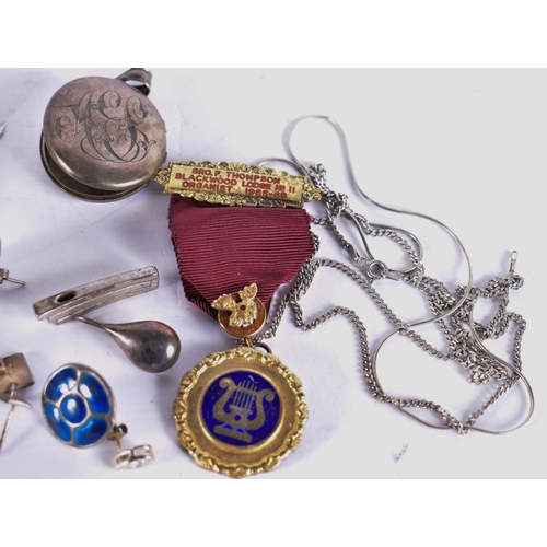 795 - ASSORTED SILVER JEWELLERY together with a white metal chain. Silver 70 grams, chain 40 grams. (qty)